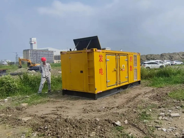 炉霍200KW柴油发电机机组每小时的油耗量受哪些因素影响？