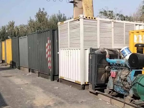 炉霍200KW柴油发电机机组每小时油耗是多少？